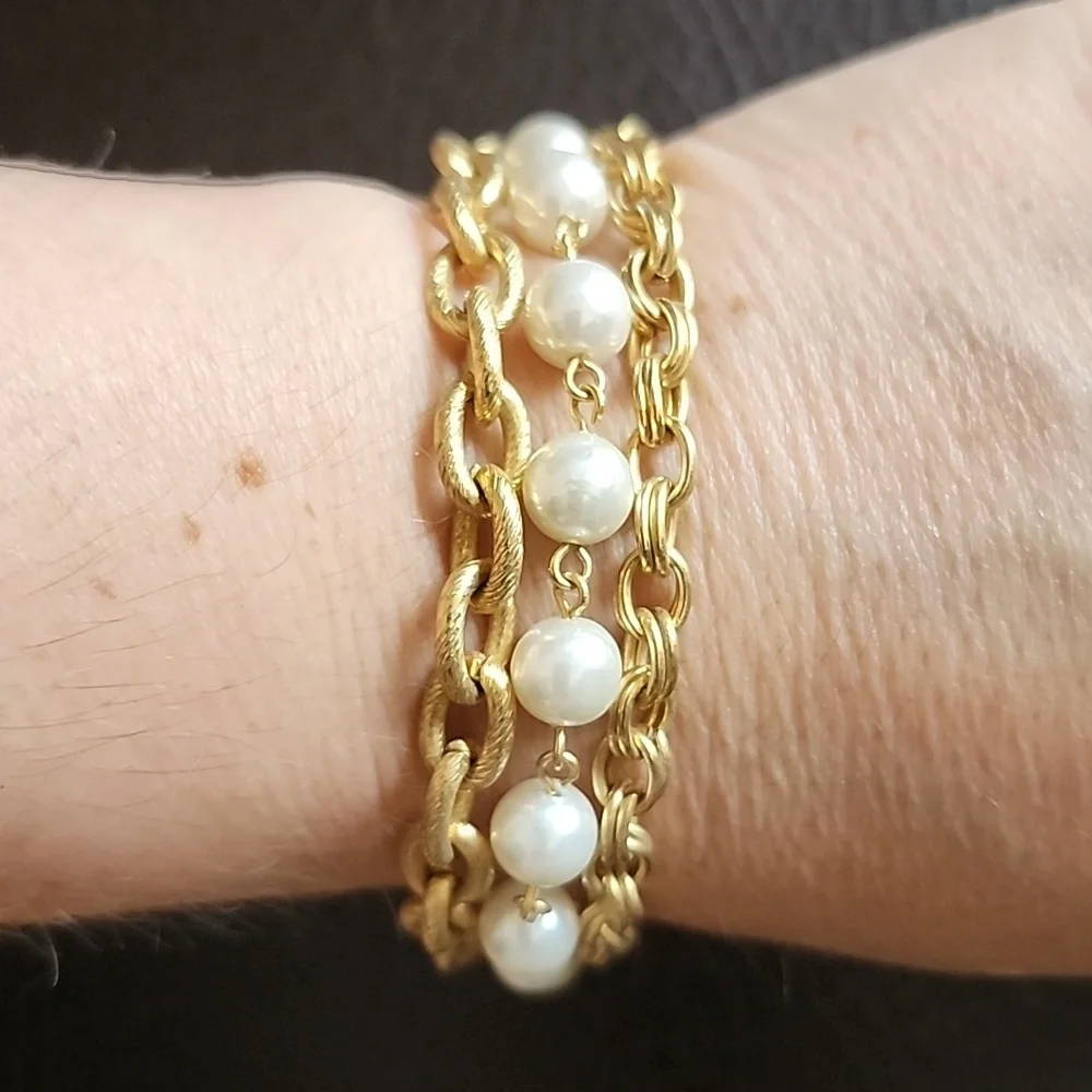 VTG Napier bracelet - Picture 7 of 7